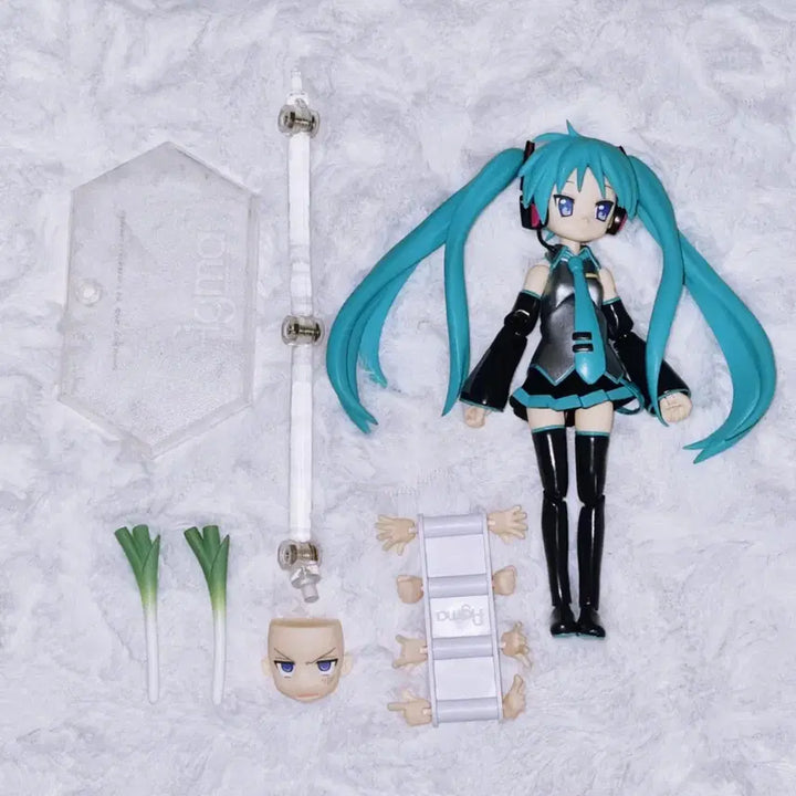 [BUNJANG] Lucky Star Kagami Hiiragi Cosplay Ver. Figma Figure / 미개봉 외 러키스타 카가미 미쿠 코스프레 ver. 고전 피그마 피규어