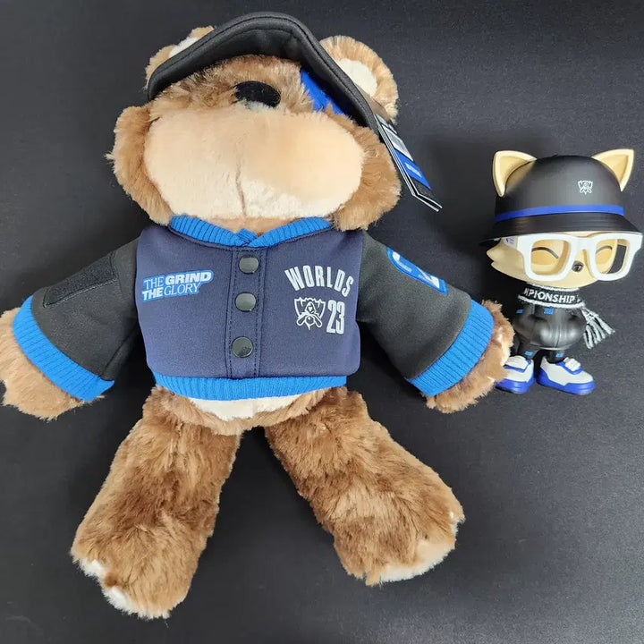 [BUNJANG] 2023 Worlds LoL Championship Limited Edition Teemo Figure/T-Behr Plush Bundle Set / 2023 월즈 롤드컵 한정판 굿즈 티모 피규어/티버 인형 일괄판매