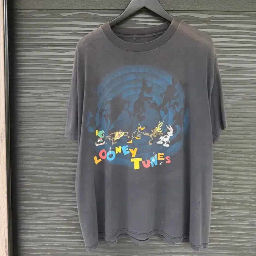 [BUNJANG] 90s Looney Tunes Vintage Graphic T-Shirt / 90s looney tunes 루니튠즈 빈티지 그래픽 티셔츠