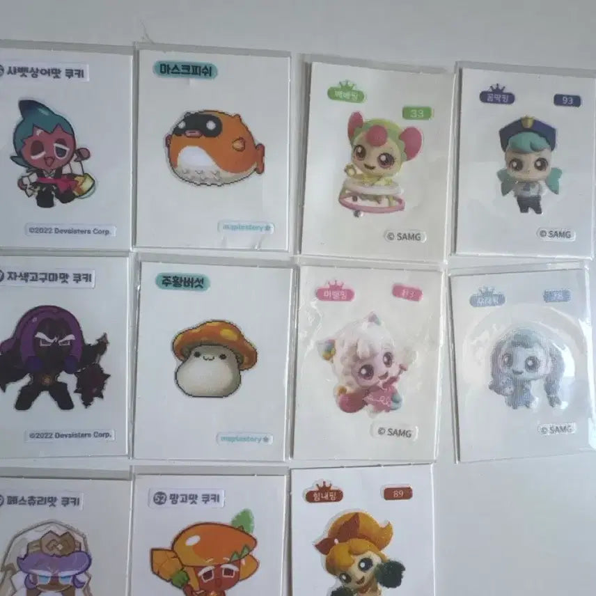 [BUNJANG] Tinipping, Cookie Run, Crayon Shin-chan, Mollang, MapleStory, Favorite Idol I-ding Sticker Bundle Set / 티니핑 쿠키런 짱구 몰랑이 메이플스토리 최애의 아이 띠부씰 판매
