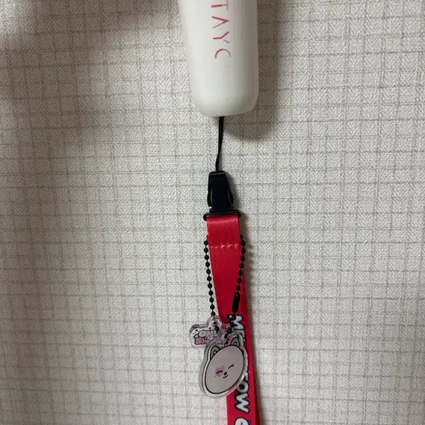 [BUNJANG] STAYC Glow Stick Wink Bong / 스테이씨 응원봉 윙크봉
