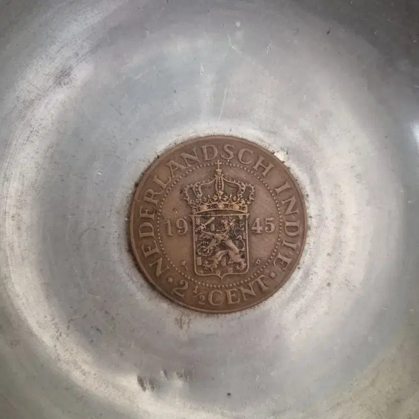 [BUNJANG] Vintage 1945 Dutch East Indies 2.5 Cent Pewter Coin Bowl / 빈티지 1945 골든 코인 메탈 볼
