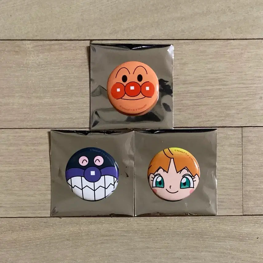 [BUNJANG] Anpanman: The Rolling Rolling Story - Baikinman Round Can Badge / [호빵맨: 세균맨과 그림책의 루룬] 원형 캔뱃지