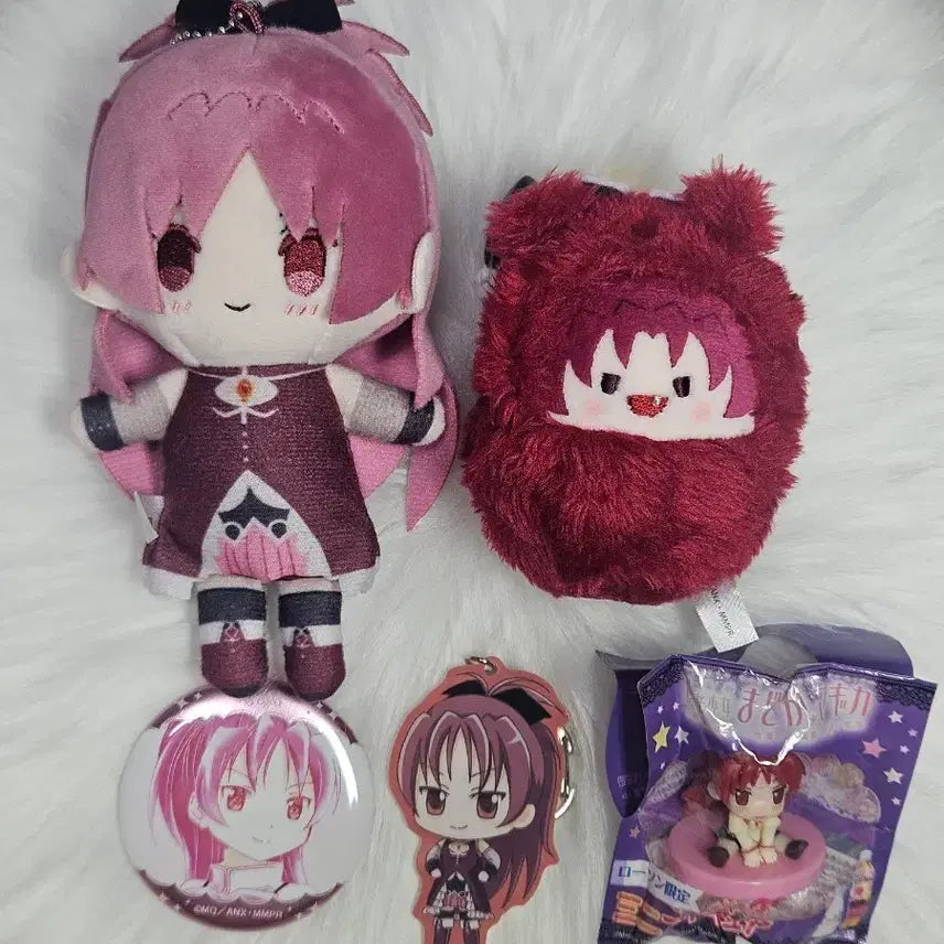 [BUNJANG] Puella Magi Madoka Magica Kyoko Sakura Bundle Set Plush, Keychain, Can Badge / 일괄)마법소녀 마도카 마기카 사쿠라 쿄코 누이, 키링, 캔뱃지