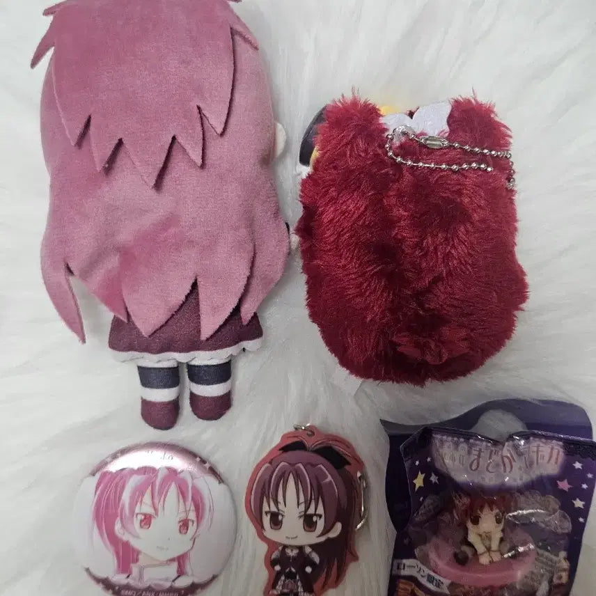 [BUNJANG] Puella Magi Madoka Magica Kyoko Sakura Bundle Set Plush, Keychain, Can Badge / 일괄)마법소녀 마도카 마기카 사쿠라 쿄코 누이, 키링, 캔뱃지