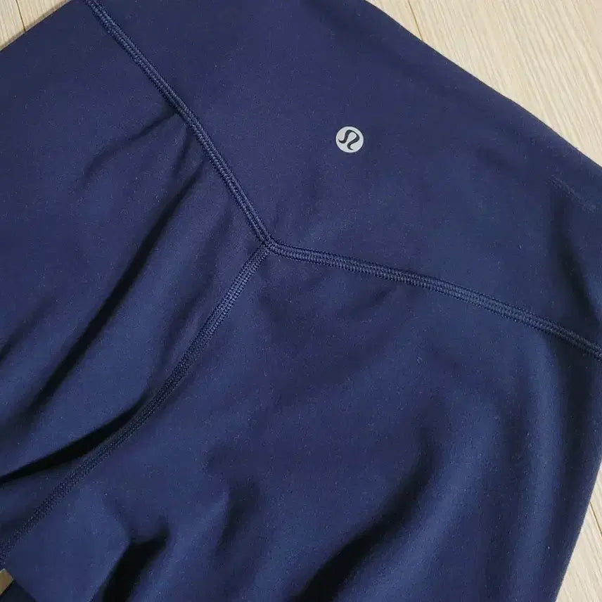 [SOLD OUT] 룰루레몬 레깅스 룰루레몬 얼라인 조거팬츠 2사이즈 네이비(가격내림없음)