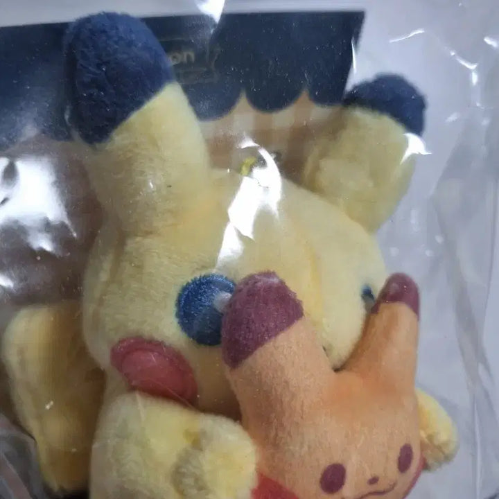[BUNJANG] Ediya Collaboration Pikachu Plush Keychain Limited Edition / 이디야 콜라보 피카츄 인형 키링 한정판