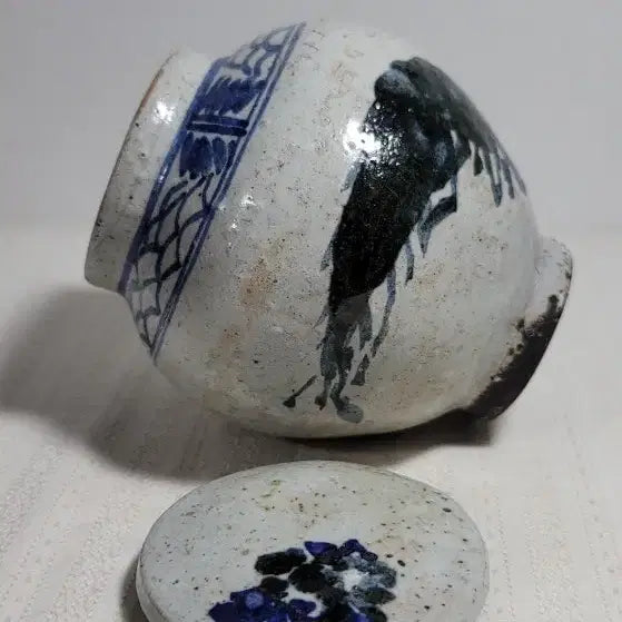 [BUNJANG] Joseon Dynasty Celadon Porcelain Jar with Lid (Haeju Kiln) - Shrimp Motif / 새우그림유개호(해주가마)
