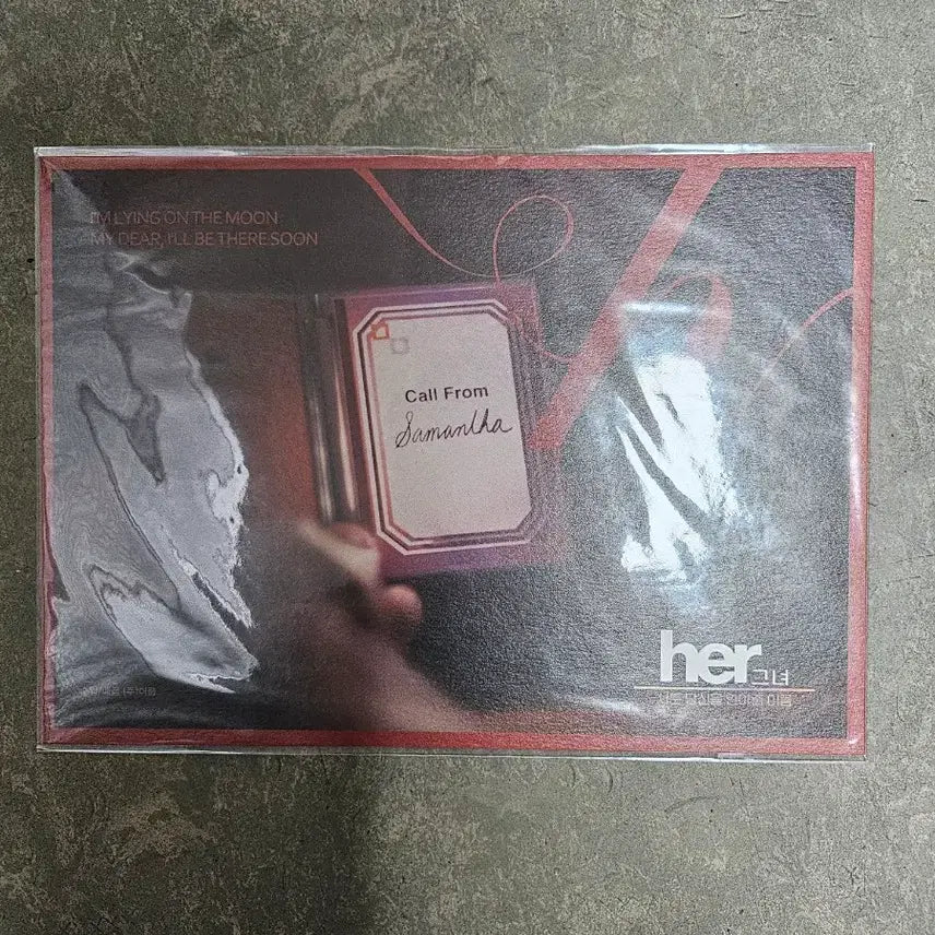 [BUNJANG] Her Badge + Postcard Set / 그녀 her 뱃지+엽서