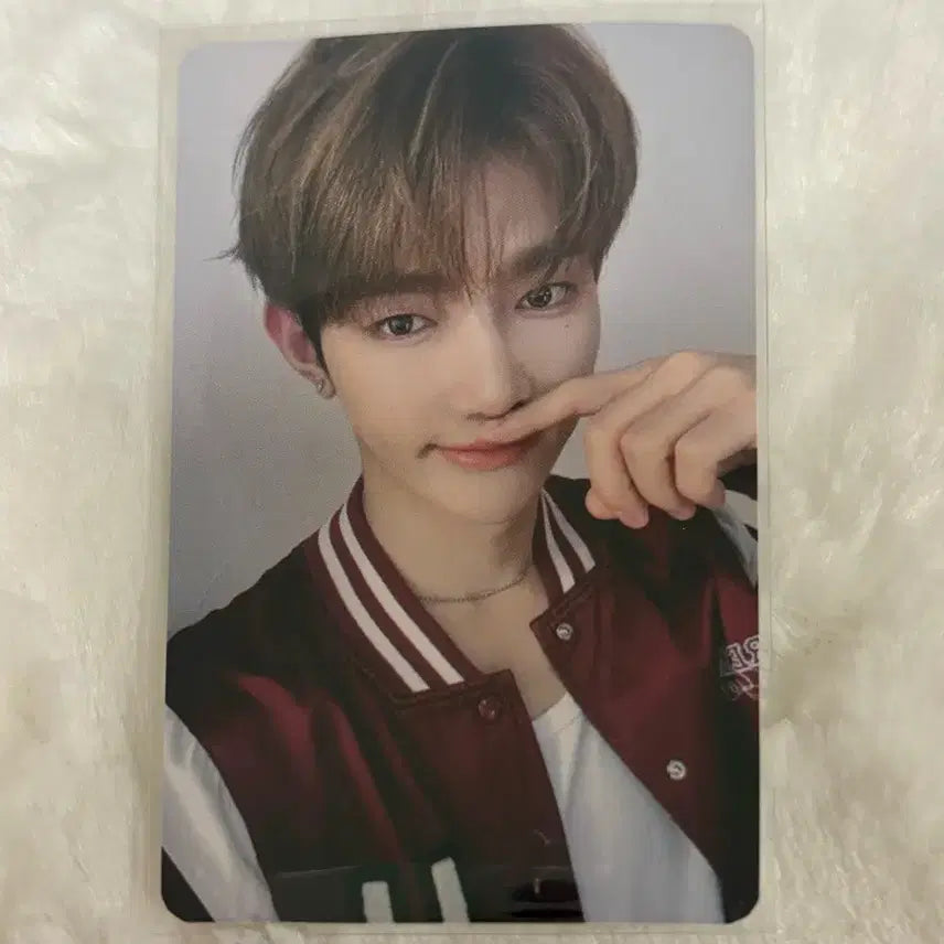 [BUNJANG] ZB1 Zhang Hao Photocard (Bent) / 제베원 장하오 포카 [휘어짐 있음]
