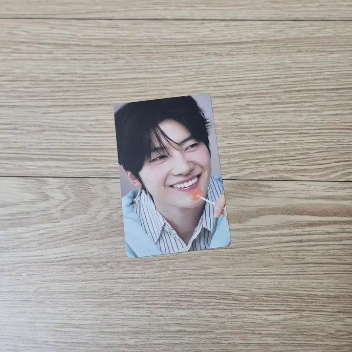 [BUNJANG] ZB1 Sung Hanbin Giverny Card Sticker Photocard / 제베원 제로베이스원 ZB1 매튜 지베르니 카드 스티커 포카