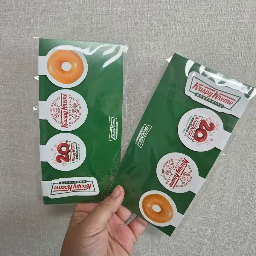 [BUNJANG] Krispy Kreme 20th Anniversary Magnet Set (2 Sets) / 크리스피크림도넛 20주년 기념 마그넷 2세트