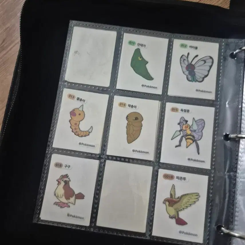[BUNJANG] Pokemon Ddibu Seal Collection (30th Anniversary Edition) / 띠부씰 30주년 포함 팝니다