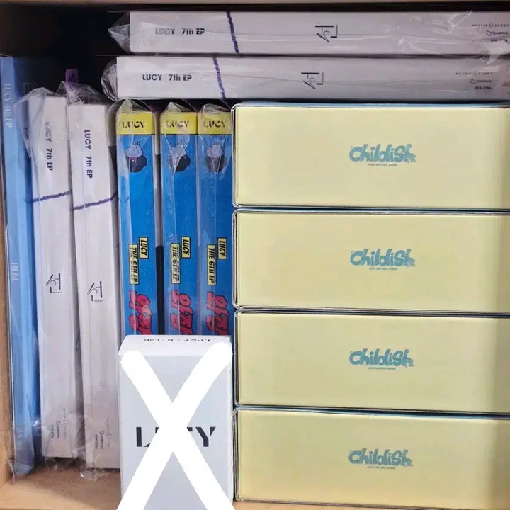 [BUNJANG] LUCY Unsealed Album (Photocard Included) / 루시 개봉 앨범 양도 (포카 + 반택포가격)