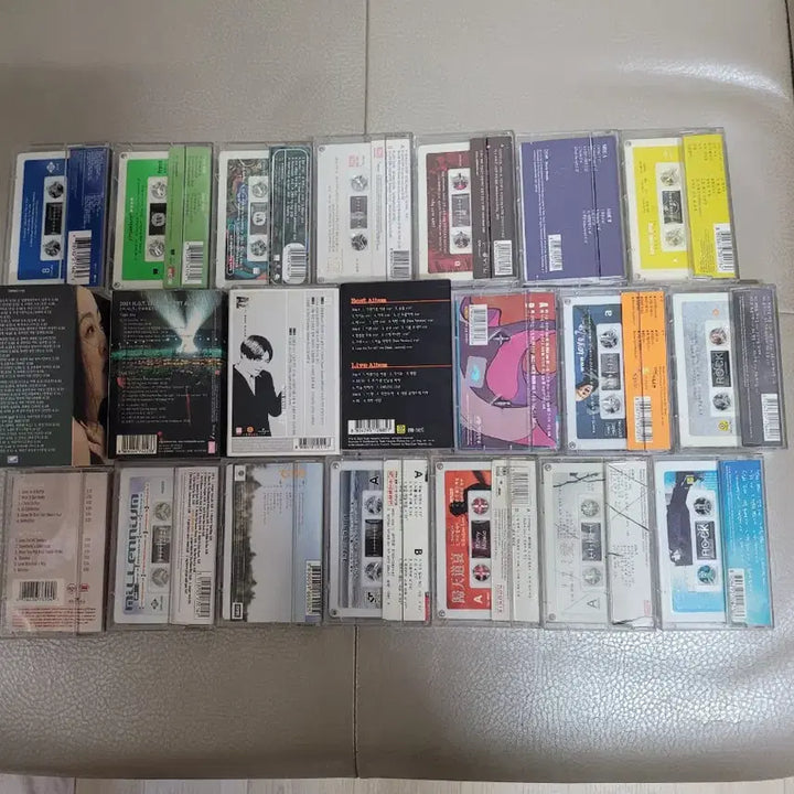 [BUNJANG] 90s Cassette Tape Collection (27 Tapes) / 90년대 카세트 테이프 모음.