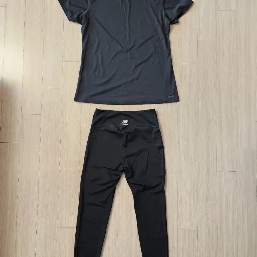 [BUNJANG] New Balance Leggings + T-Shirt Set (Size L/S) / 뉴발란스 레깅스+반팔티 L라지