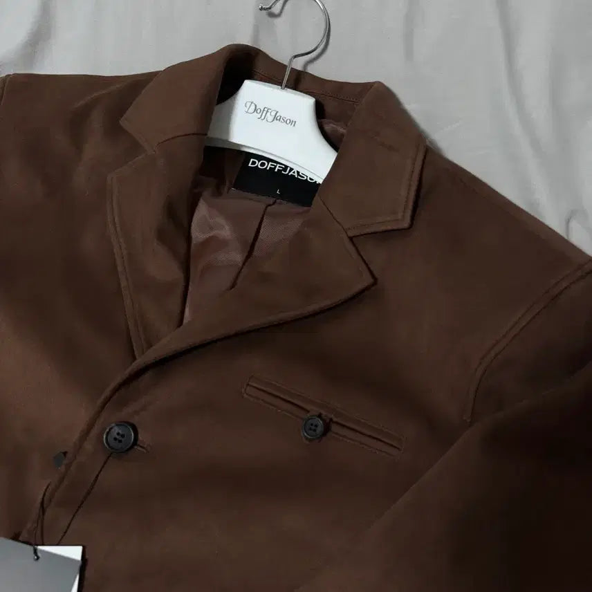 [SOLD OUT] 새상품)도프제이슨 풀업 스웨이드 3버튼 블레이저 MOCHA L사이즈