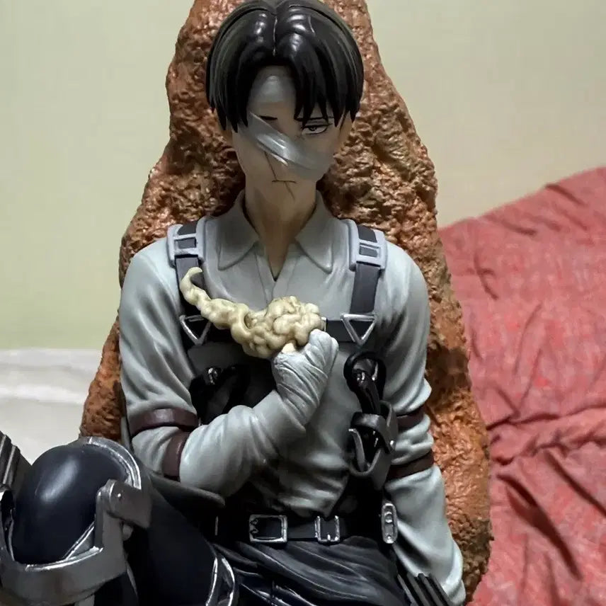 [BUNJANG] Attack on Titan Levi Figure (C Prize) / 진격의거인 제일복권 각자의결의 리바이 c상 판매
