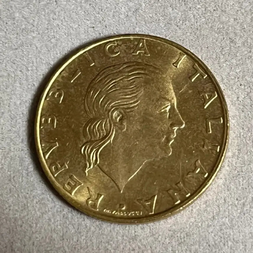 [BUNJANG] Italy Carabiniere 180th Anniversary 200 Lire Coin / 이탈리아 200리라 카라비니에리 180주년 기념 동전