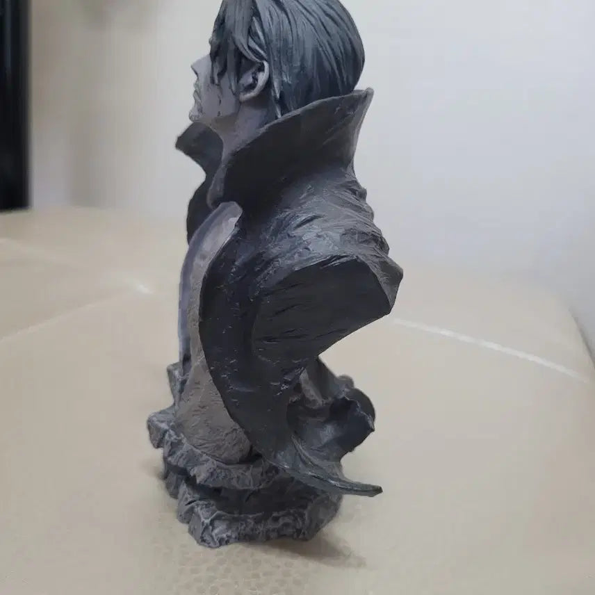 [BUNJANG] One Piece Shanks Monochrome Bust Figure / 원피스 샹크스 피규어.