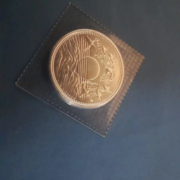 [BUNJANG] Japanese Imperial Family Commemorative Silver Coin - 60th Emperor&