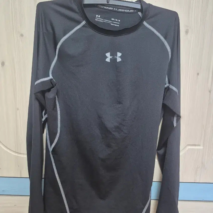 [BUNJANG] Under Armour Long Sleeve T-Shirt Black M / 언더아머 긴팔 티셔츠 블랙 M 사이즈