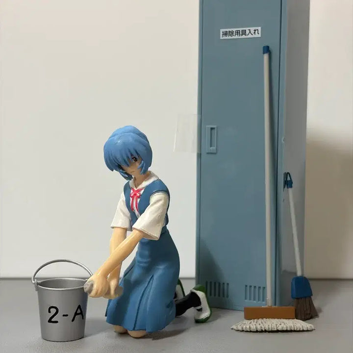 [BUNJANG] Evangelion Ayanaami Rei Cleaning Time Figure / 에반게리온 아야나미 레이 청소시간 피규어