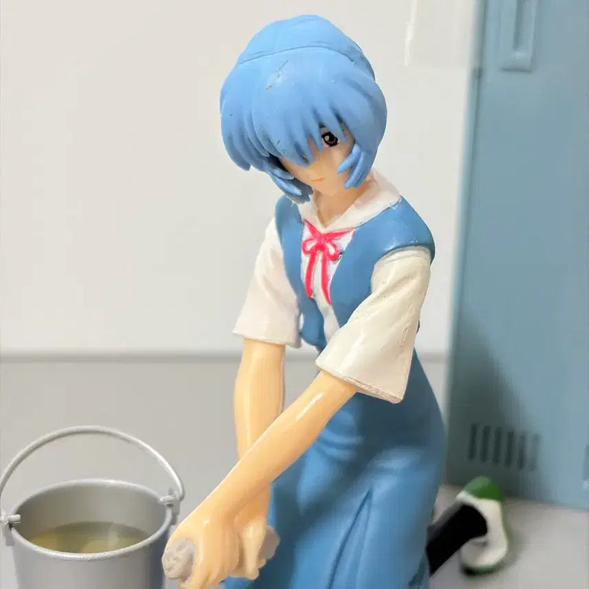 [BUNJANG] Evangelion Ayanaami Rei Cleaning Time Figure / 에반게리온 아야나미 레이 청소시간 피규어