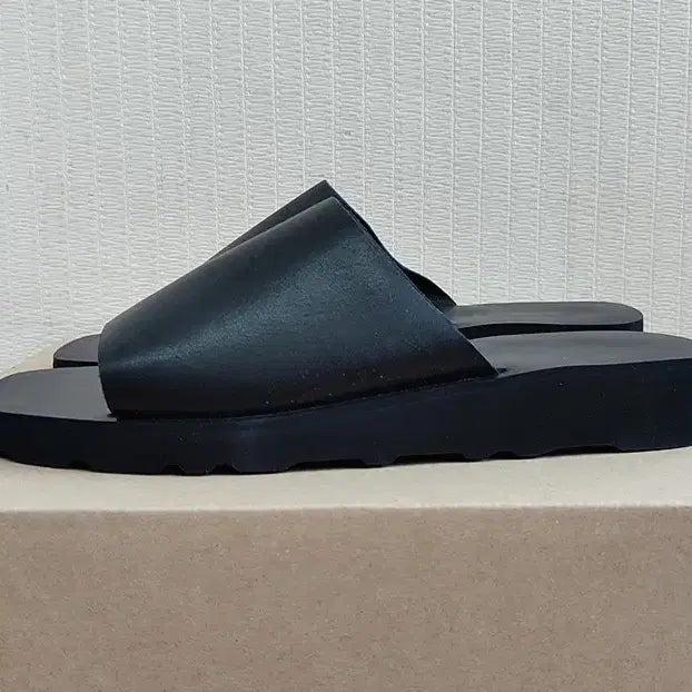 [SOLD OUT] 식스핏 슬리퍼270 남성 사무실 회사 학생 슬리퍼 샌들 새상품