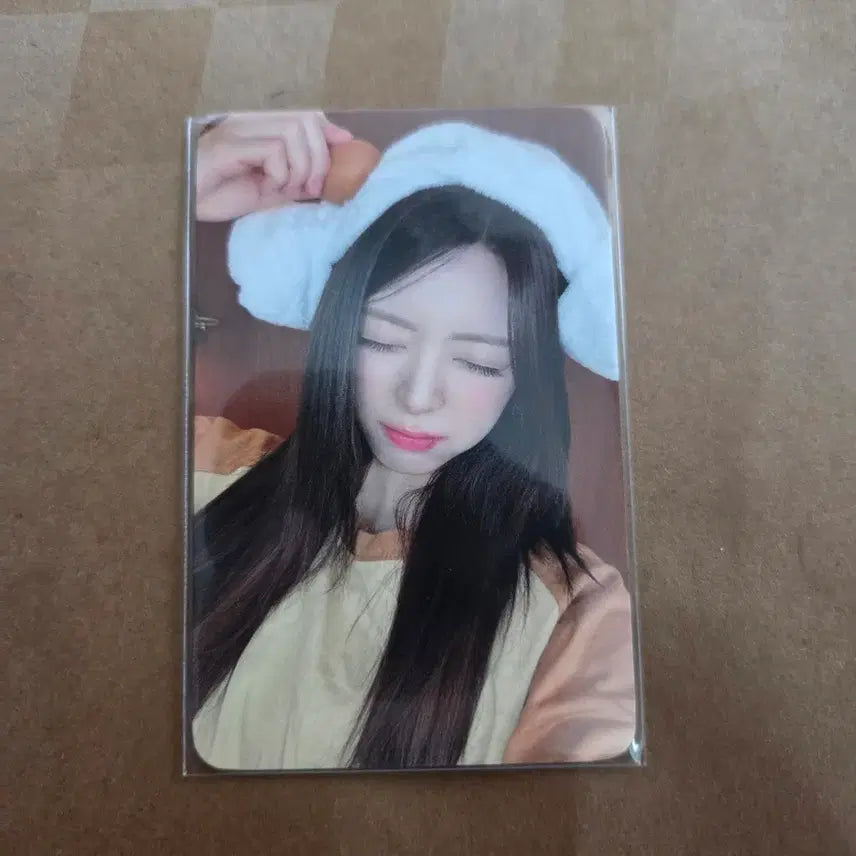 [BUNJANG] ITZY Yuna Withmuu Lucky Draw Jjimjilbang Version Photocard / itzy 있지 유나 위드뮤 럭드 찜질방버전 포카