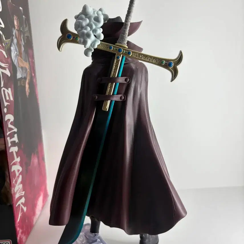[BUNJANG] One Piece Ichiban Kuji Mihawk D Prize Figure / 원피스 제일복권 시련을 넘어 미호크 D상 피규어