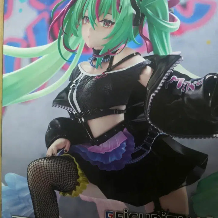 [BUNJANG] Hatsune Miku Figure (Punk Ver.) / 하츠네 미쿠 피규어 (Punk Ver.) 펑크 미쿠 미개봉