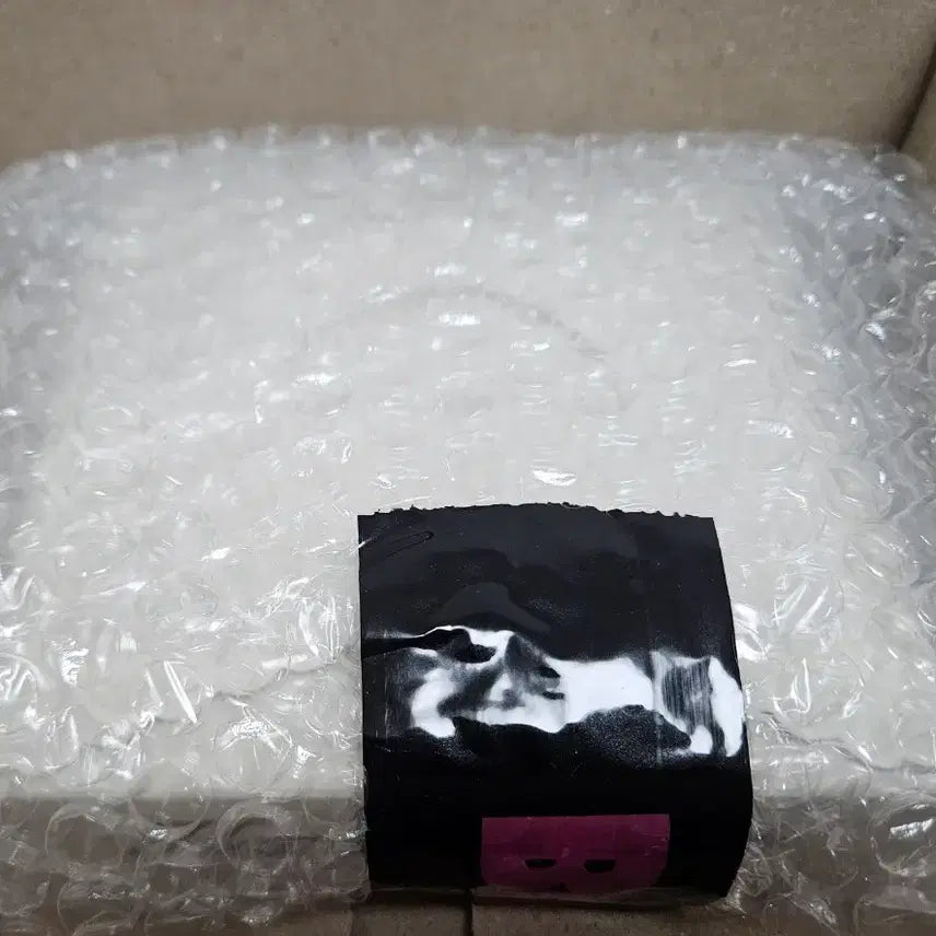 [BUNJANG] Yuushi Birthday MD Acrylic Cake Box (Sealed) / 미개봉 유우시 생일 엠디 md 아크릴 케이크 박스