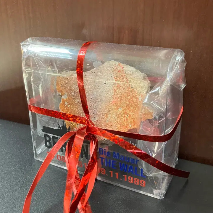 [BUNJANG] Berlin Wall Souvenir (Sealed) / [미개봉] 베를린 장벽 기념품