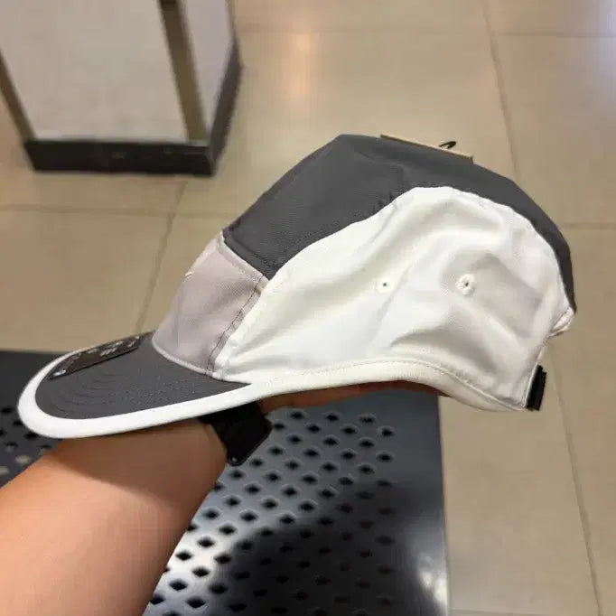 [SOLD OUT] 나이키 캠프캡 드라이핏 플라이 언스트럭처 스우시 러닝 모자 FB5624