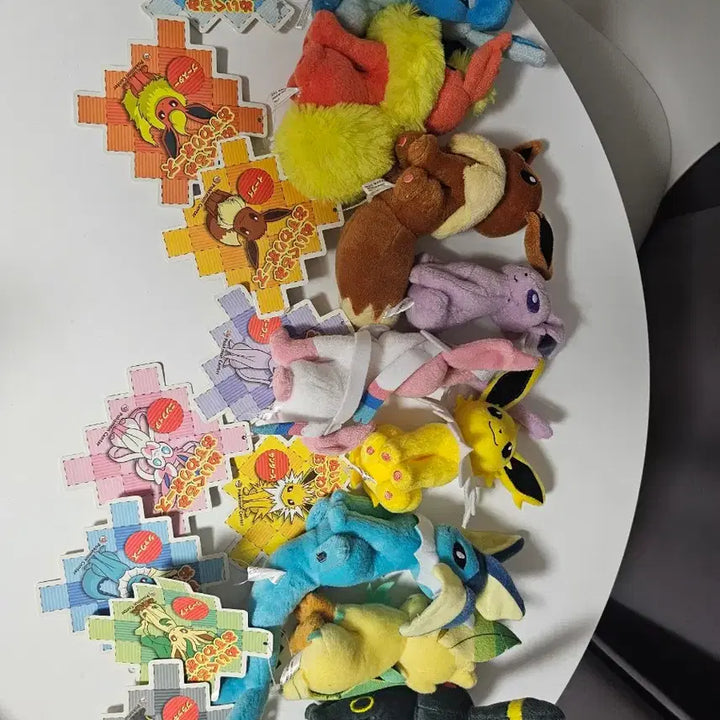 [BUNJANG] Pokemon Center Osuwari Eevee Series Set of 9 Limited Edition Plush Dolls / 포켓몬센터 희귀한정 오스와리 이브이 시리즈 인형 9마리