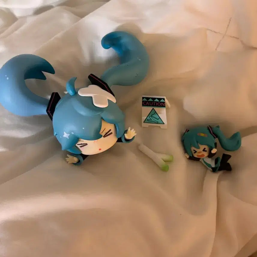 [BUNJANG] Hatsune Miku Falling Gacha Figure / 하츠네 미쿠 꽈당 가챠 피규어