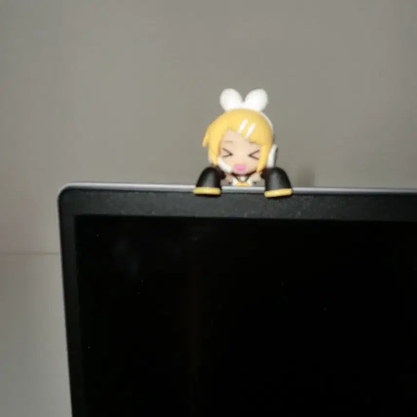[BUNJANG] Vocaloid Kagamine Rin Desktop Mini Figure (2015) / 2015 보컬로이드 카가미네 린 데스크탑 미니 피규어