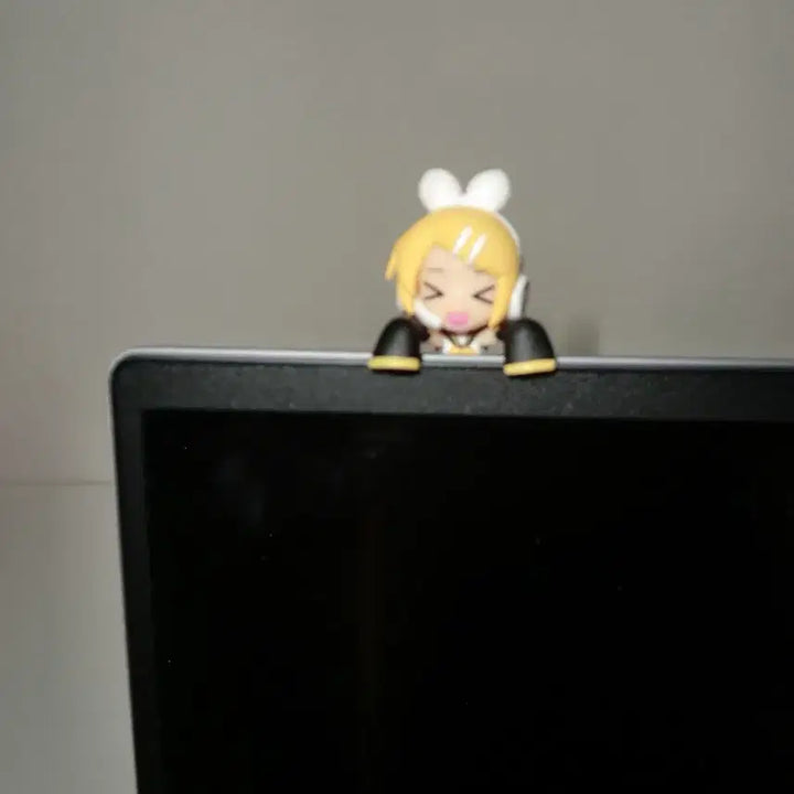 [BUNJANG] Vocaloid Kagamine Rin Desktop Mini Figure (2015) / 2015 보컬로이드 카가미네 린 데스크탑 미니 피규어
