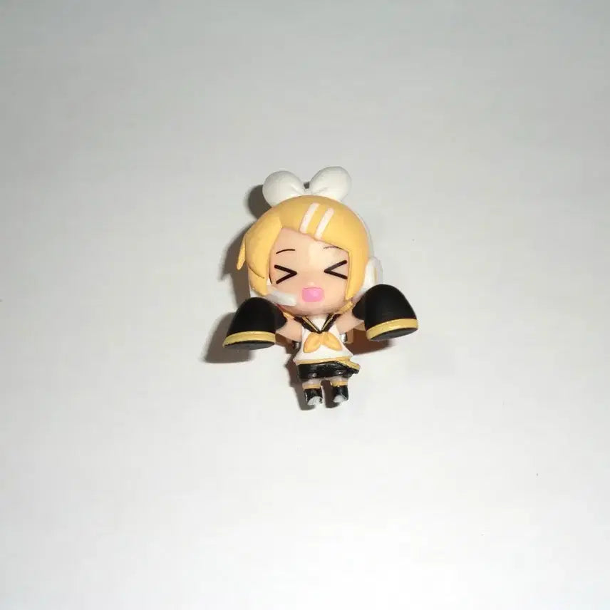 [BUNJANG] Vocaloid Kagamine Rin Desktop Mini Figure (2015) / 2015 보컬로이드 카가미네 린 데스크탑 미니 피규어