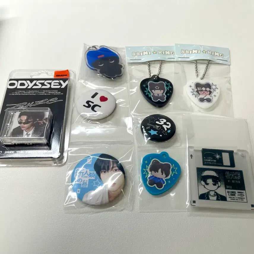 [BUNJANG] RIIZE Wonbin Sungchan Pin Badge Goods Keychain Sumini Bundle Set / 일괄 라이즈 원빈 성찬 핀뱃지 굿즈 키링 스미니 양도
