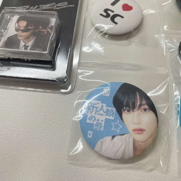 [BUNJANG] RIIZE Wonbin Sungchan Pin Badge Goods Keychain Sumini Bundle Set / 일괄 라이즈 원빈 성찬 핀뱃지 굿즈 키링 스미니 양도