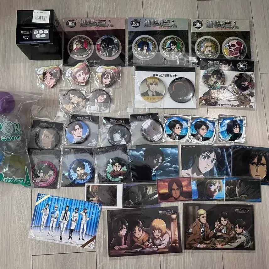 [BUNJANG] Attack on Titan Goods Can Badge Gacha Photocard Set / 진격의 거인 굿즈 캔뱃지 가챠 포토카드