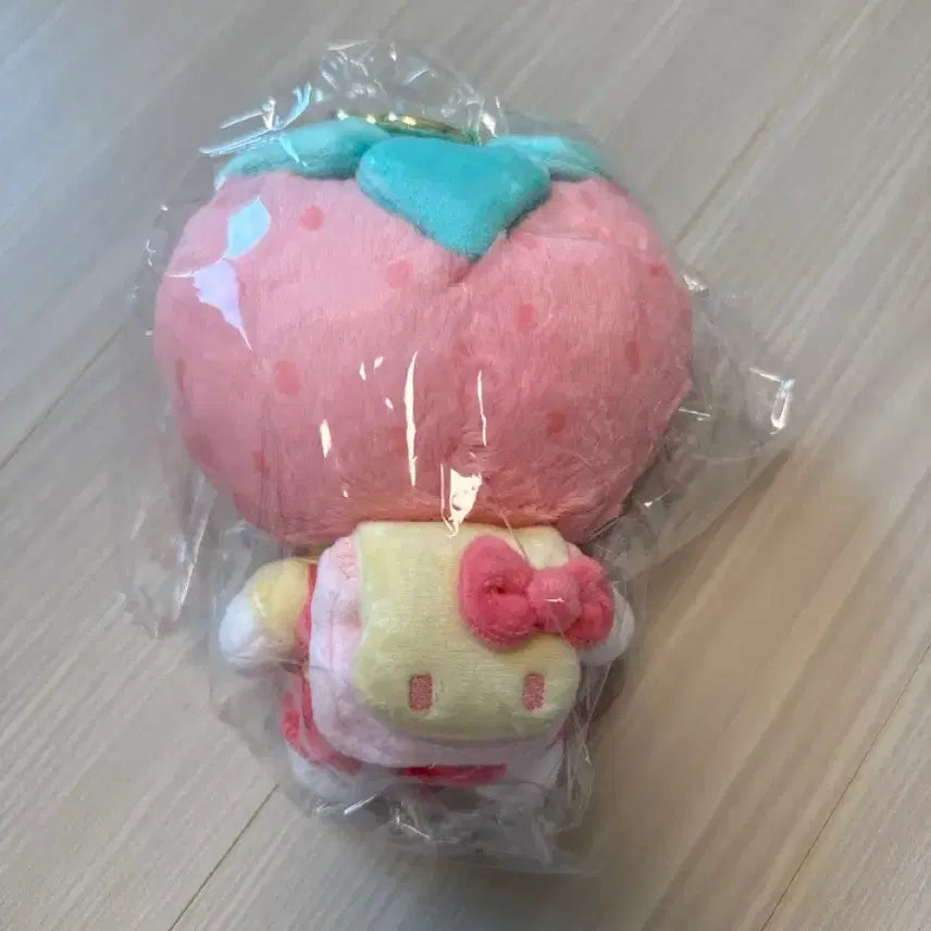 [BUNJANG] TOPTOY Official Hello Kitty Sweet Strawberry Plush / 탑토이 정품 후르츠 파라다이스 헬로키티 스윗 스트로베리