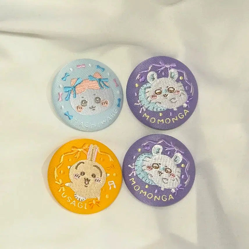 [BUNJANG] Bandai Chiikawa Embroidered Can Badge Hachiware Momonga Usagi / 반다이 치이카와 비스킷 자수 캔 뱃지 하치와레 모몽가 우사기