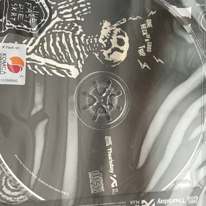 [BUNJANG] Billlie LIVEFASTDIESKRT Signed Album Sealed / 빌스택스 LIVEFASTDIESKRT 사인반 앨범 미개봉