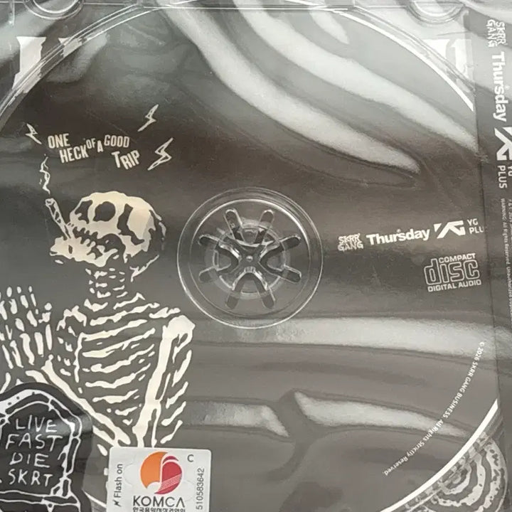 [BUNJANG] Billlie LIVEFASTDIESKRT Signed Album Sealed / 빌스택스 LIVEFASTDIESKRT 사인반 앨범 미개봉