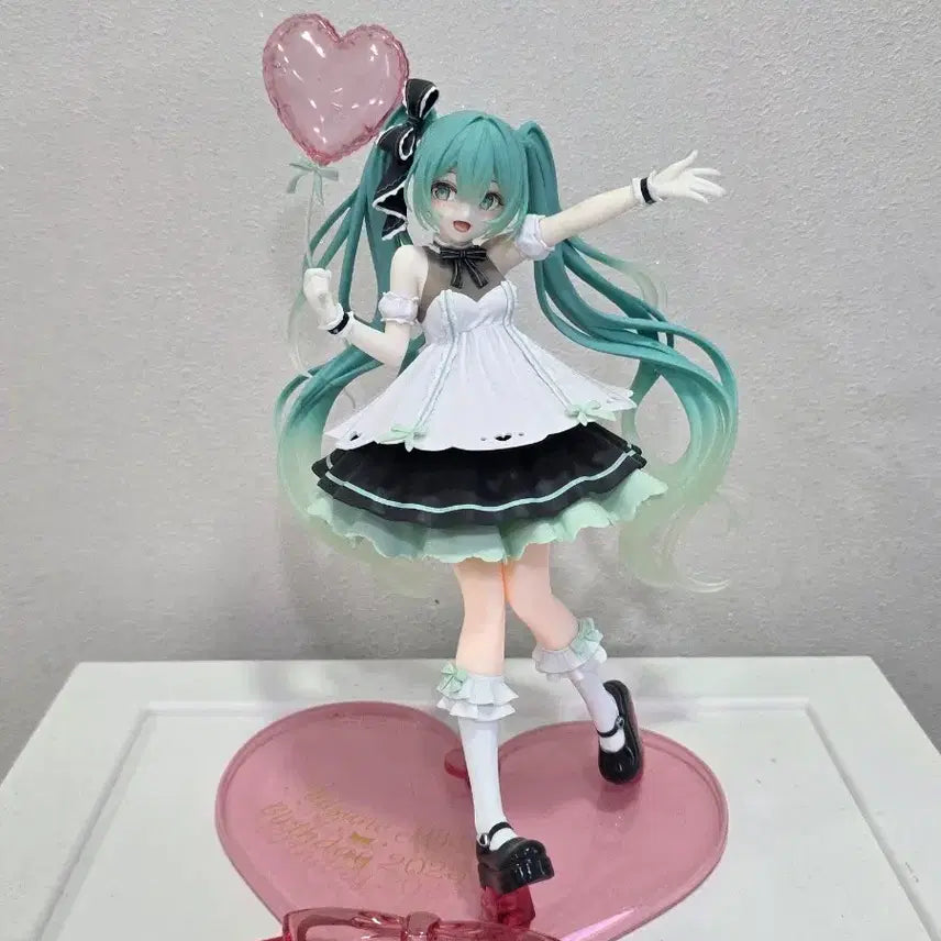 [BUNJANG] Taito Hatsune Miku amp+ 2025 Birthday Figure / 하츠네미쿠 amp+ 2025 버스데이피규어생일 미소녀피규어타이토
