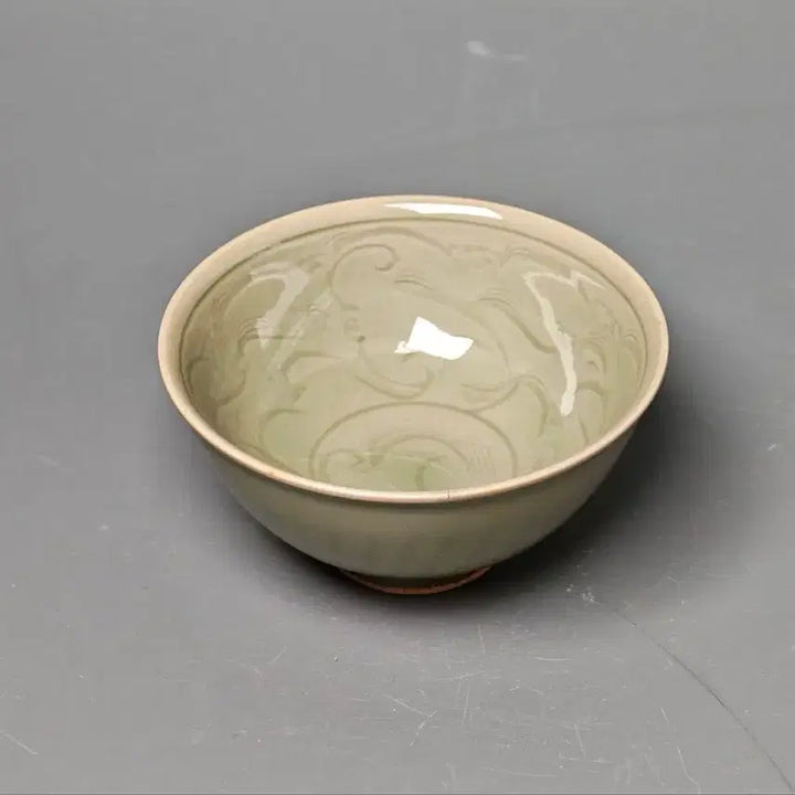 [BUNJANG] Early Qing Dynasty Celadon Porcelain Bowl with Incised Floral Motif / [진품] 청나라 초기 출토품 용천요 음각당초문 완 중국도자기 골동품
