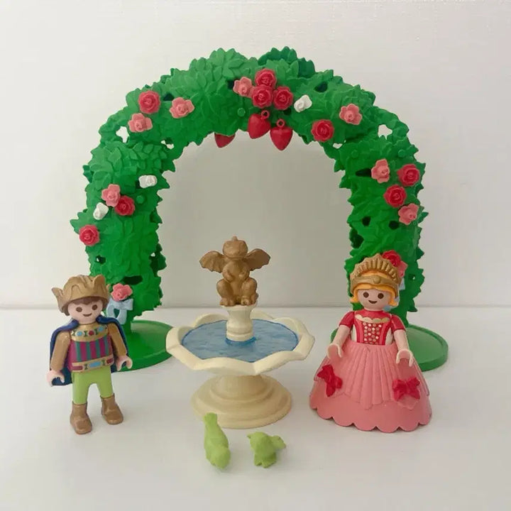 [BUNJANG] Playmobil 4257 Rose Arch Set with Figures and Fountain / 플레이모빌 4257 장미아치